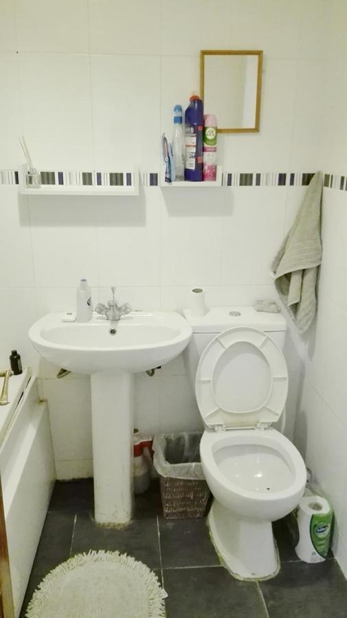 Guest house A Double Bedroom Near Centre Not In Great Condition Suitable For Short Glasgow
