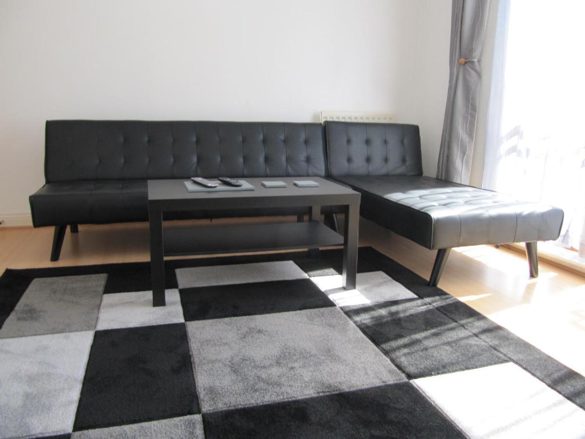 Cozy Off Road 2 Bedroom With Free Wi-fi And Private Parking * Glasgow