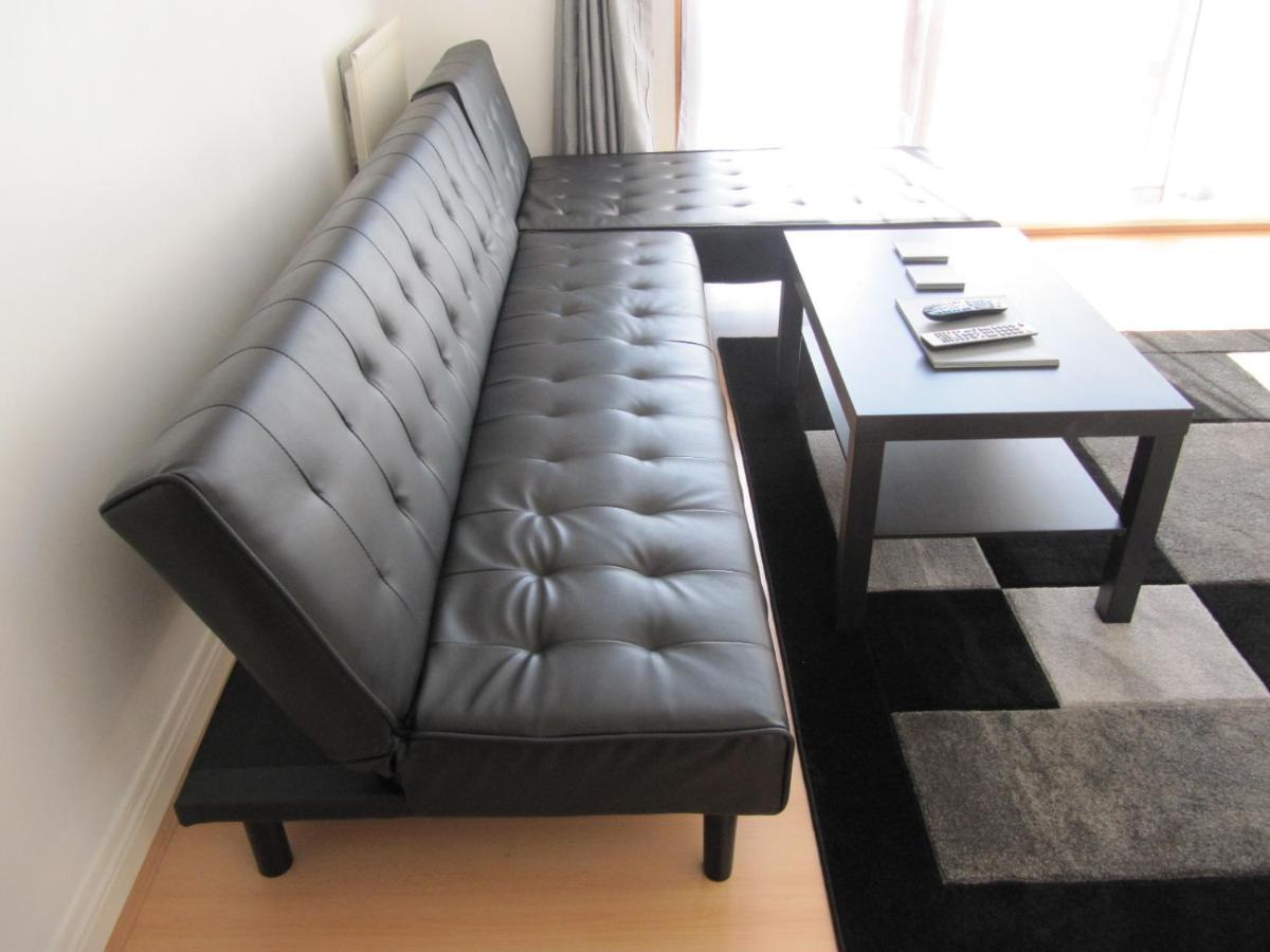 Cozy Off Road 2 Bedroom With Free Wi-fi And Private Parking *