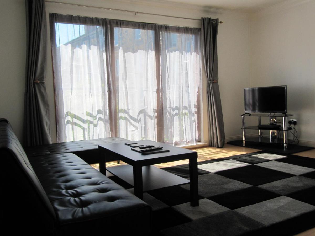 Apartment Cozy Off Road 2 Bedroom With Free Wi-fi And Private Parking *