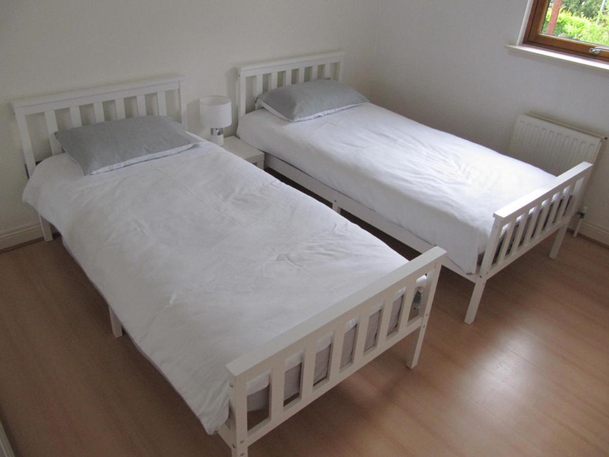 Apartment Cozy Off Road 2 Bedroom With Free Wi-fi And Private Parking