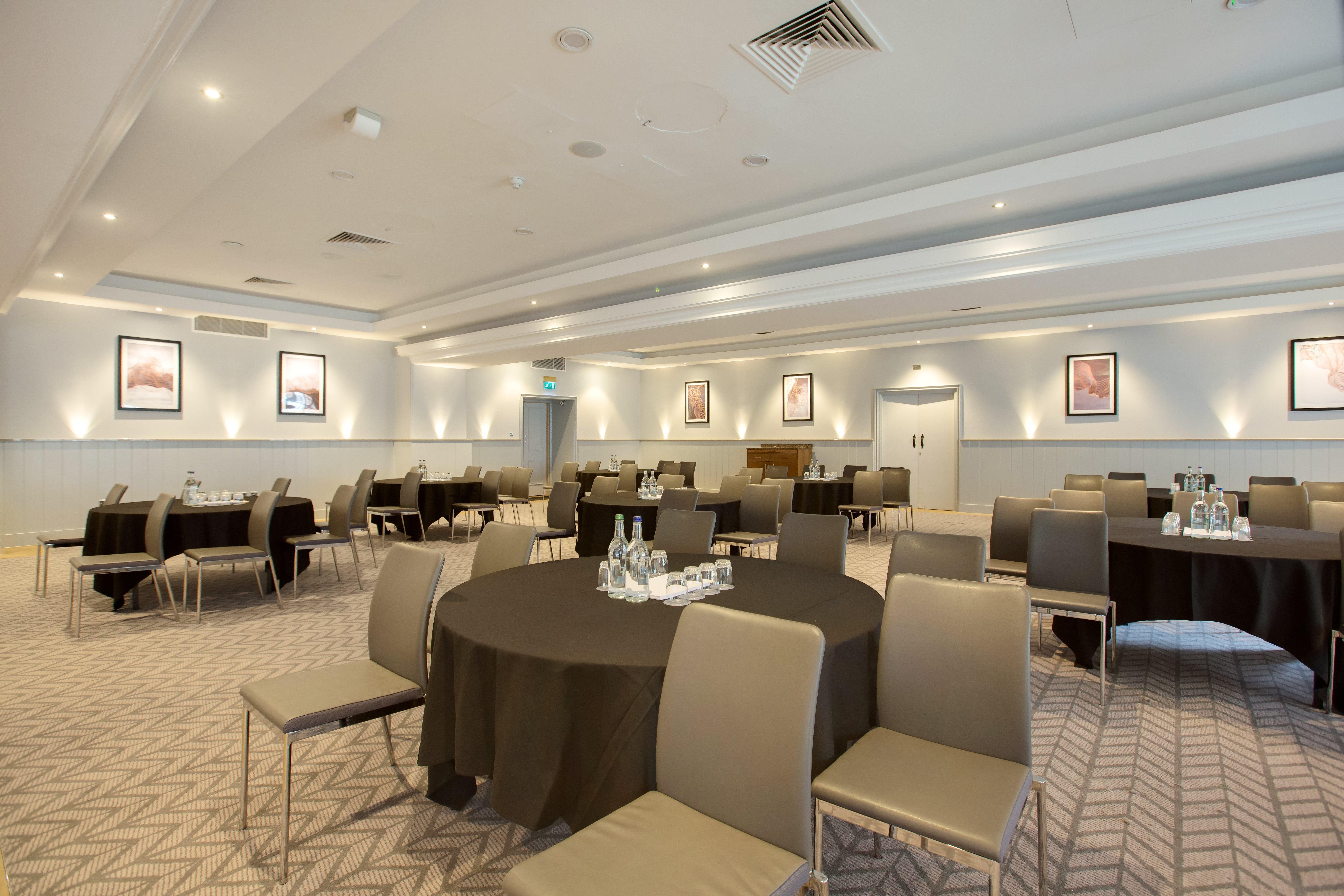 Voco Grand By Ihg Hotel