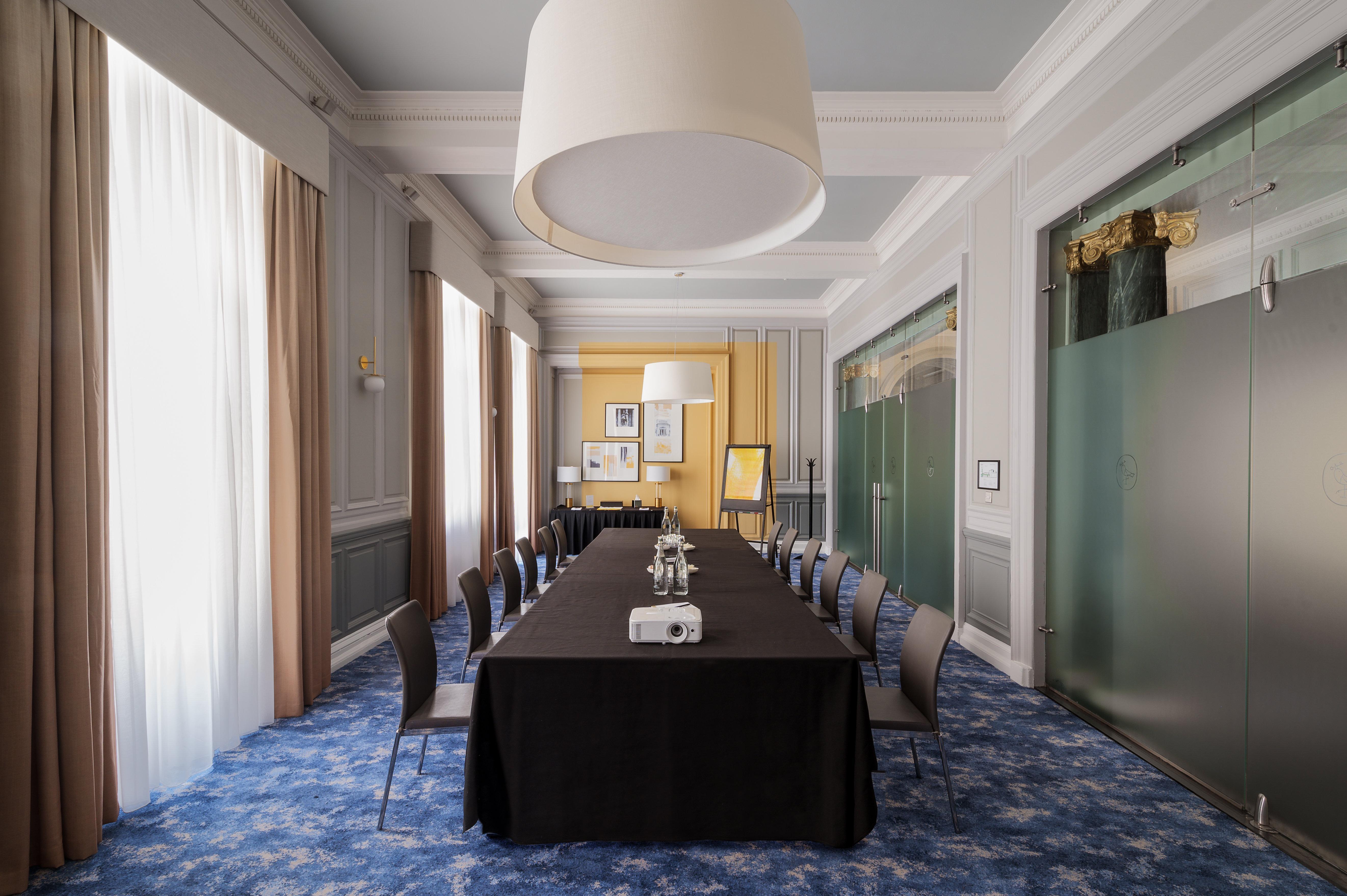 Voco Grand By Ihg Hotel 4*