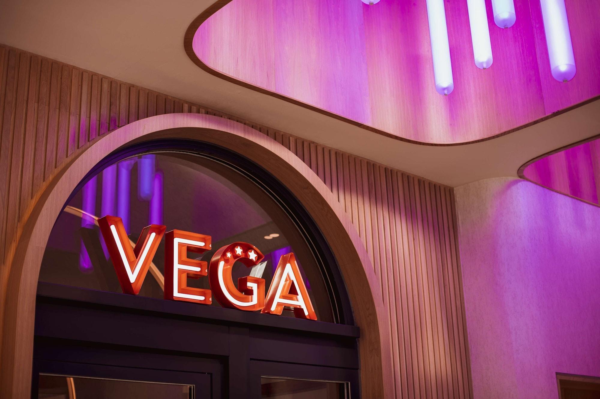Yotel Hotel 4*
