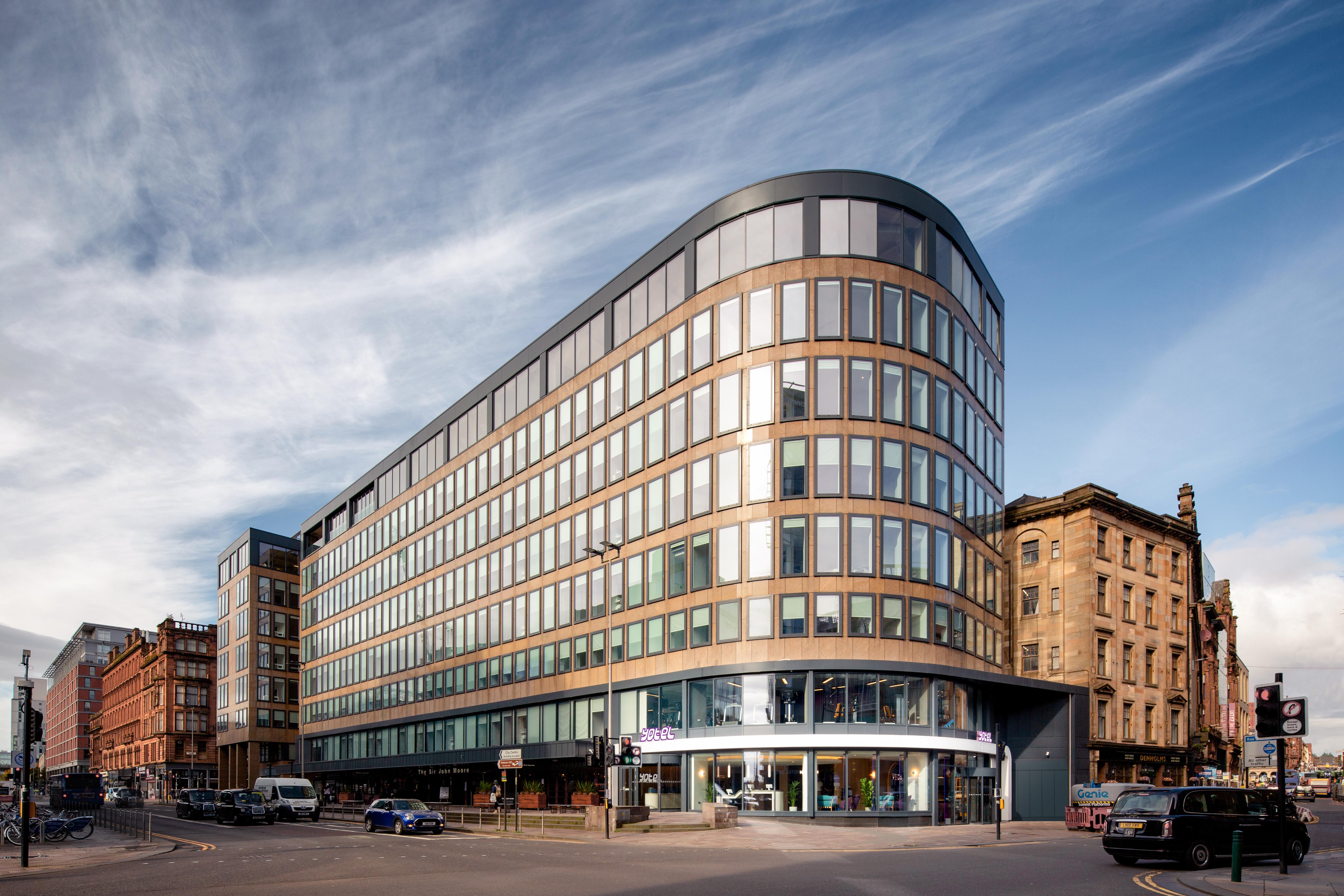 Yotel 4*