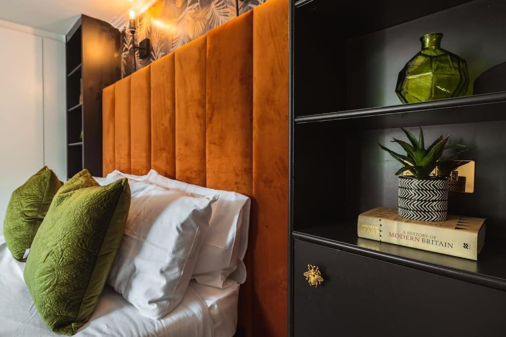 The West End Loft - 5* Retreat - Private Parking! Apartment *