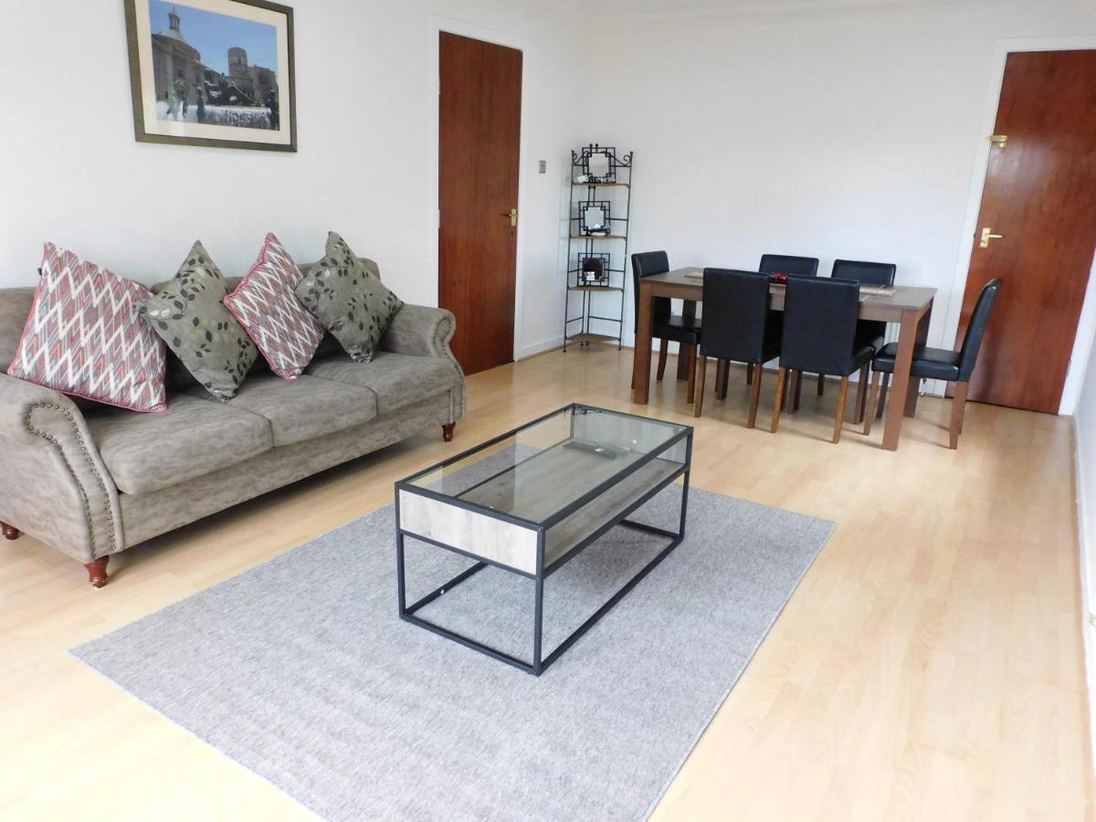 Charming 2 Bed Close To And Sec Hydro *