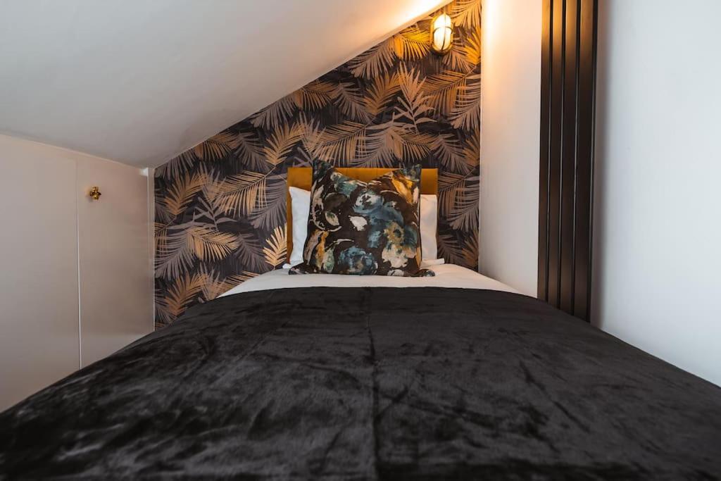 The West End Loft - 5* Retreat - Private Parking! Glasgow
