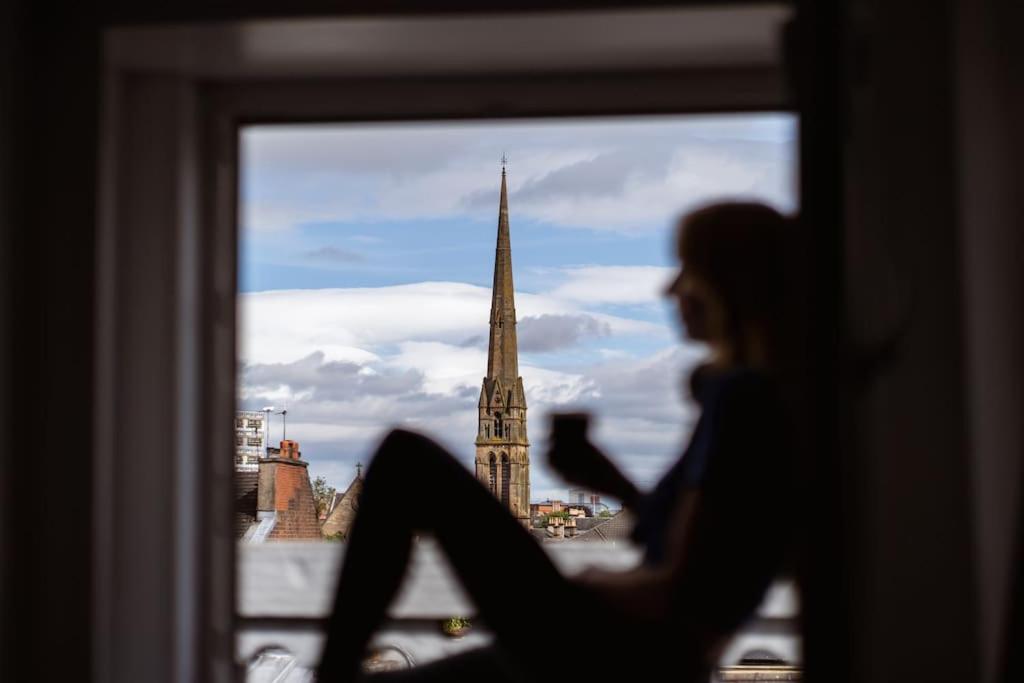 Apartment The West End Loft - 5* Retreat - Private Parking! *