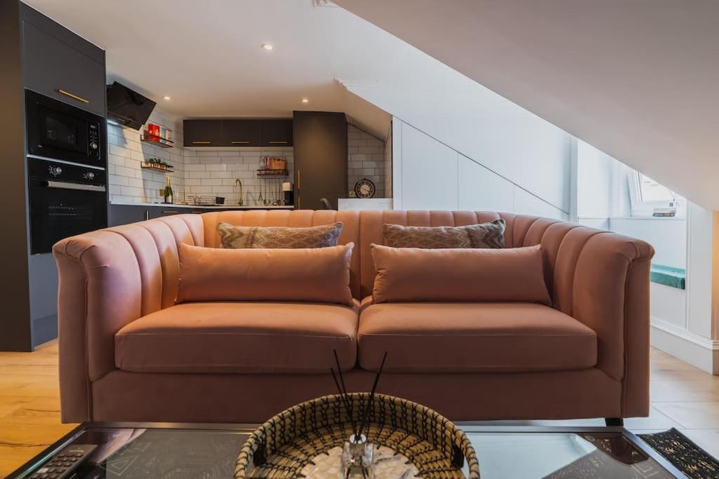 The West End Loft - 5* Retreat - Private Parking! Apartment Glasgow