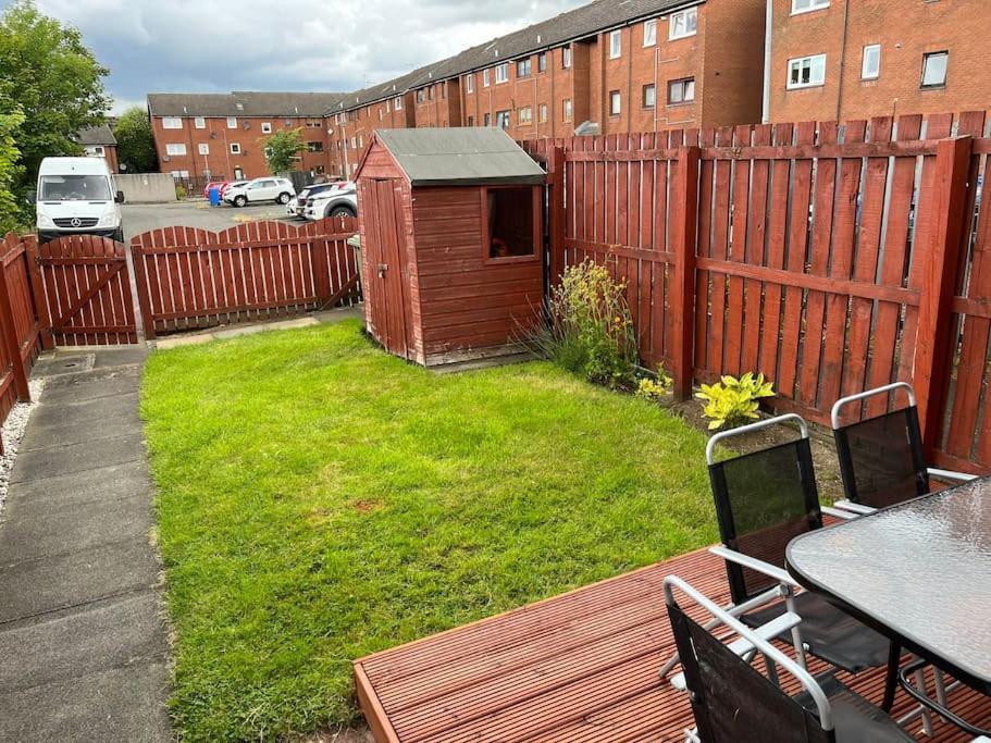 Spacious Near Glasgow