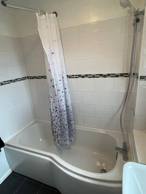 Spacious Near * Glasgow