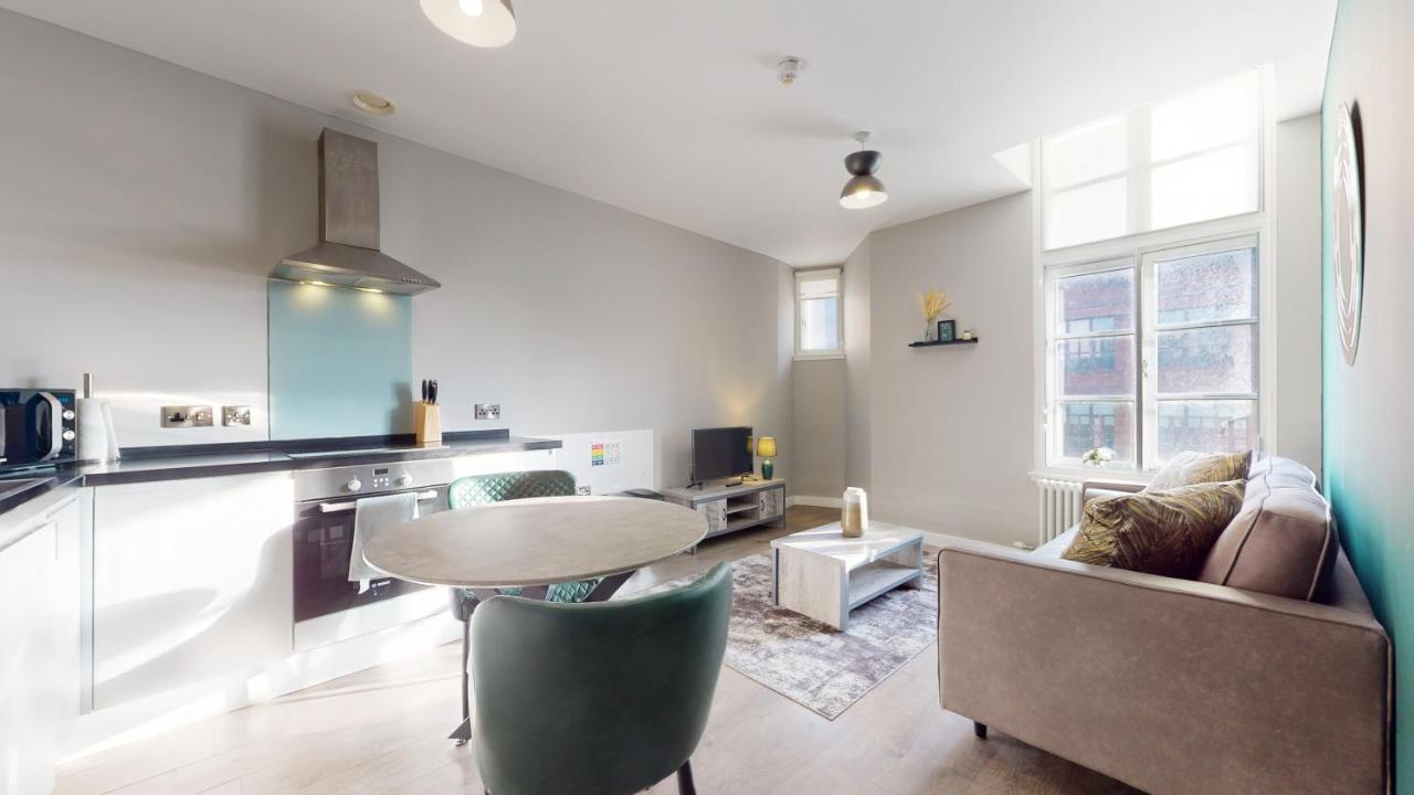 Glassford Apartment *