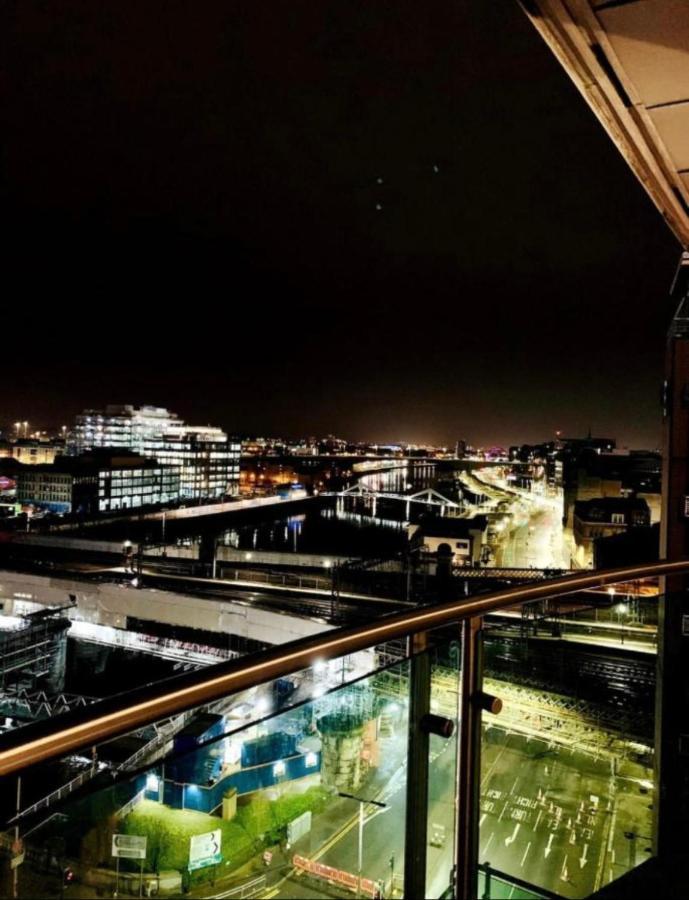 Designer Penthouse With Riverviews - G1 Centre, 3 Bedrooms, 2 Bathrooms, 1 Living / Kitchen. Full Floor, Wrap Around Terrace, Panoramic Views, Off Station / Buchanan Street * Glasgow