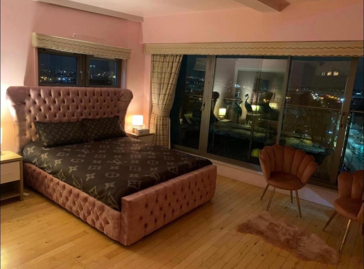 Apartment Designer Penthouse With Riverviews - G1 Centre, 3 Bedrooms, 2 Bathrooms, 1 Living / Kitchen. Full Floor, Wrap Around Terrace, Panoramic Views, Off Station / Buchanan Street Glasgow