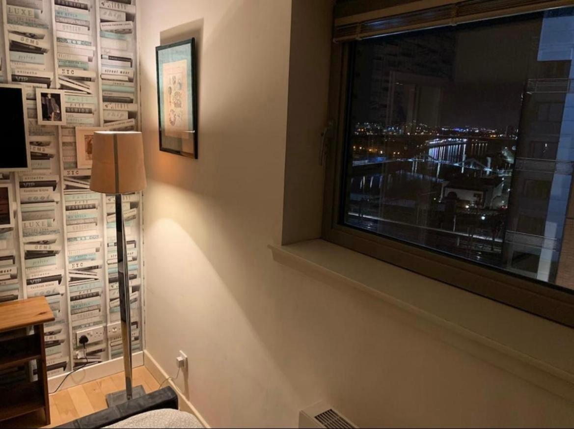 Apartment Designer Penthouse With Riverviews - G1 Centre, 3 Bedrooms, 2 Bathrooms, 1 Living / Kitchen. Full Floor, Wrap Around Terrace, Panoramic Views, Off Station / Buchanan Street Glasgow