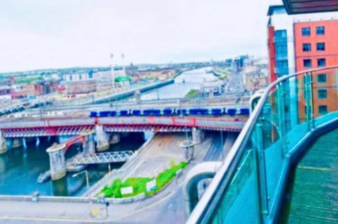 Apartment Designer Penthouse With Riverviews - G1 Centre, 3 Bedrooms, 2 Bathrooms, 1 Living / Kitchen. Full Floor, Wrap Around Terrace, Panoramic Views, Off Station / Buchanan Street *