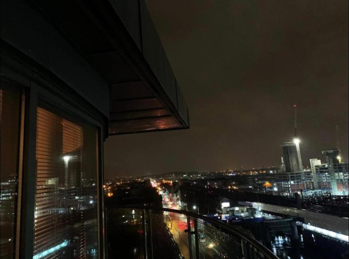 Apartment Designer Penthouse With Riverviews - G1 Centre, 3 Bedrooms, 2 Bathrooms, 1 Living / Kitchen. Full Floor, Wrap Around Terrace, Panoramic Views, Off Station / Buchanan Street Glasgow