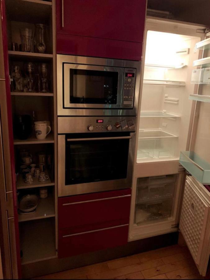 Apartment Designer Penthouse With Riverviews - G1 Centre, 3 Bedrooms, 2 Bathrooms, 1 Living / Kitchen. Full Floor, Wrap Around Terrace, Panoramic Views, Off Station / Buchanan Street