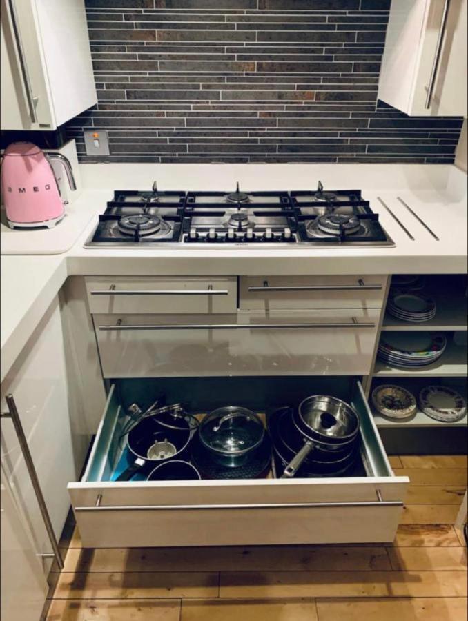 Designer Penthouse With Riverviews - G1 Centre, 3 Bedrooms, 2 Bathrooms, 1 Living / Kitchen. Full Floor, Wrap Around Terrace, Panoramic Views, Off Station / Buchanan Street Apartment