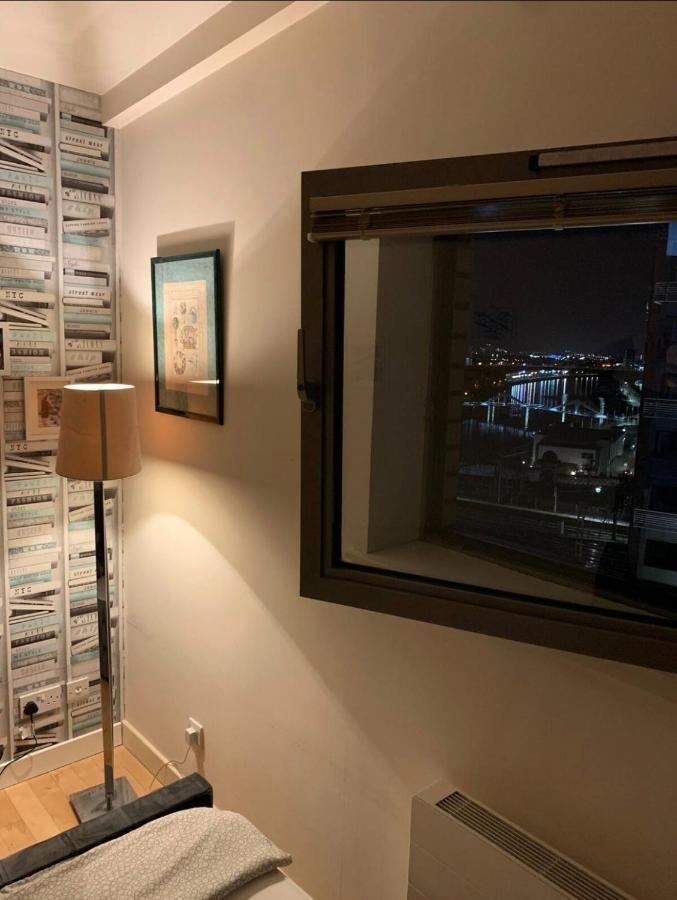 Designer Penthouse With Riverviews - G1 Centre, 3 Bedrooms, 2 Bathrooms, 1 Living / Kitchen. Full Floor, Wrap Around Terrace, Panoramic Views, Off Station / Buchanan Street Glasgow
