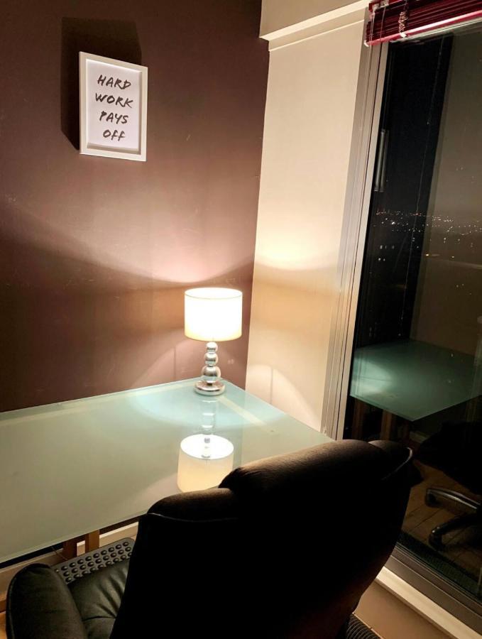 Designer Penthouse With Riverviews - G1 Centre, 3 Bedrooms, 2 Bathrooms, 1 Living / Kitchen. Full Floor, Wrap Around Terrace, Panoramic Views, Off Station / Buchanan Street Glasgow