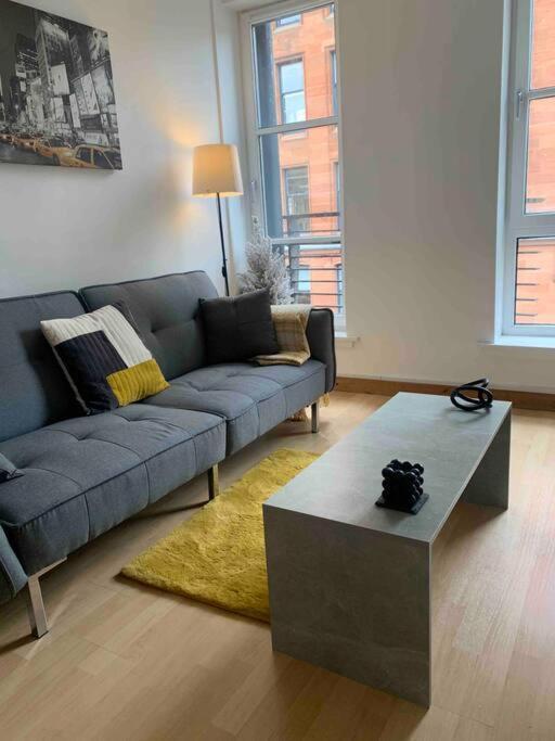 Trendy One Bedroom Apartment *