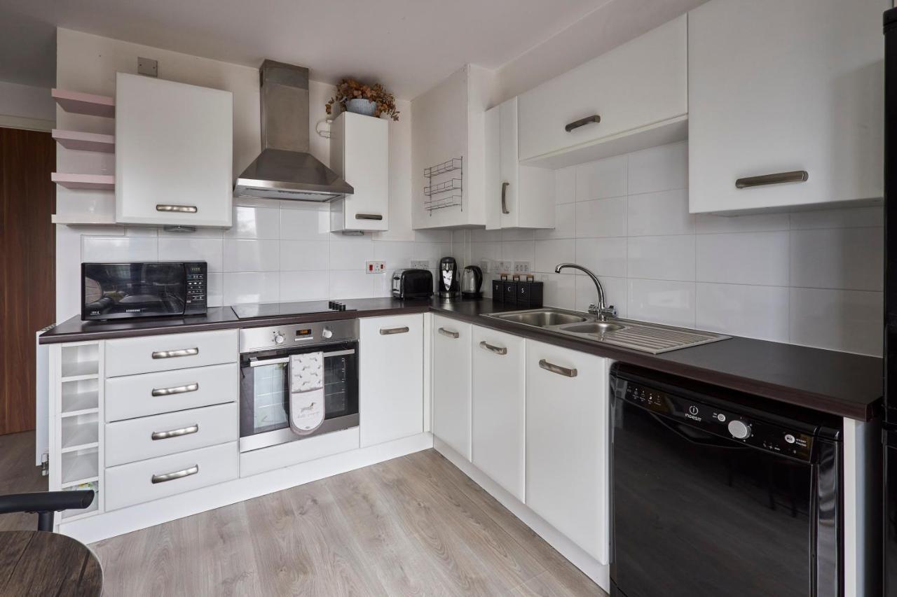 Apartment Host & - London Avenue *