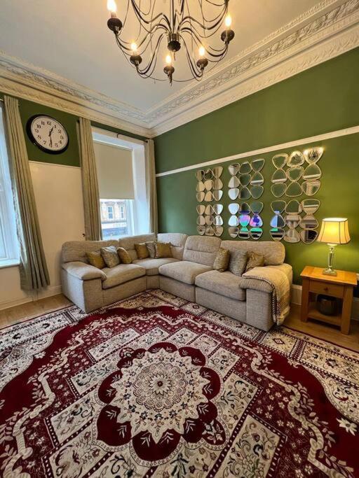 Luxury Victorian Spacious Flat Apartment