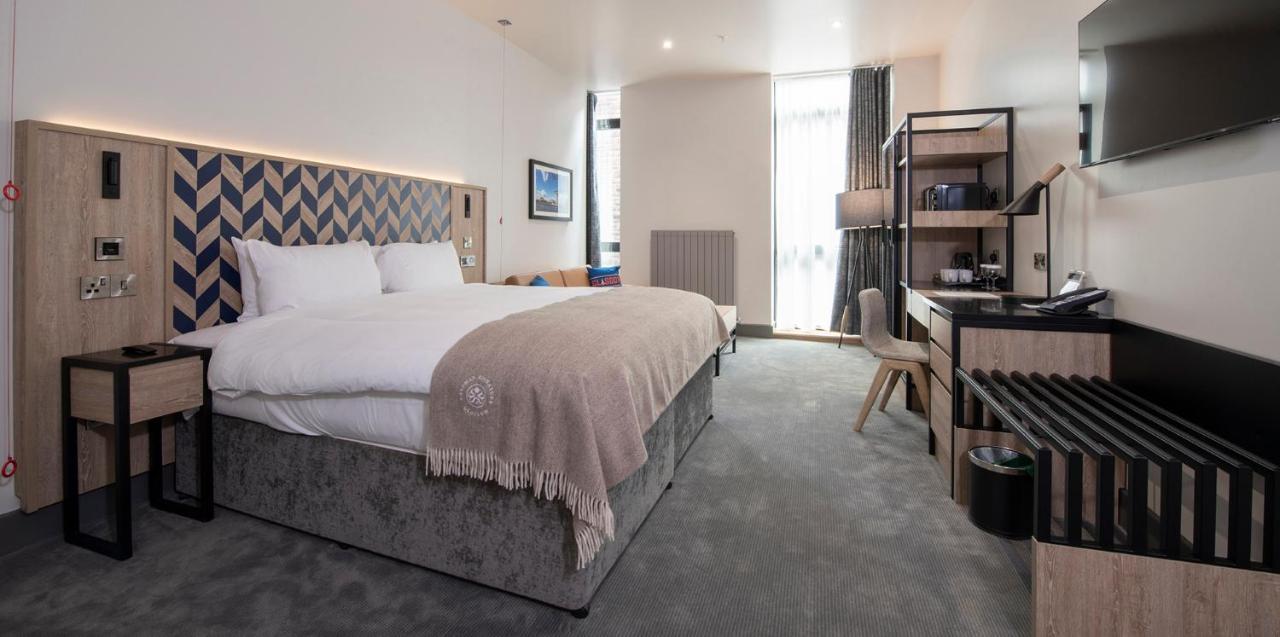Sandman Signature Hotel 4*