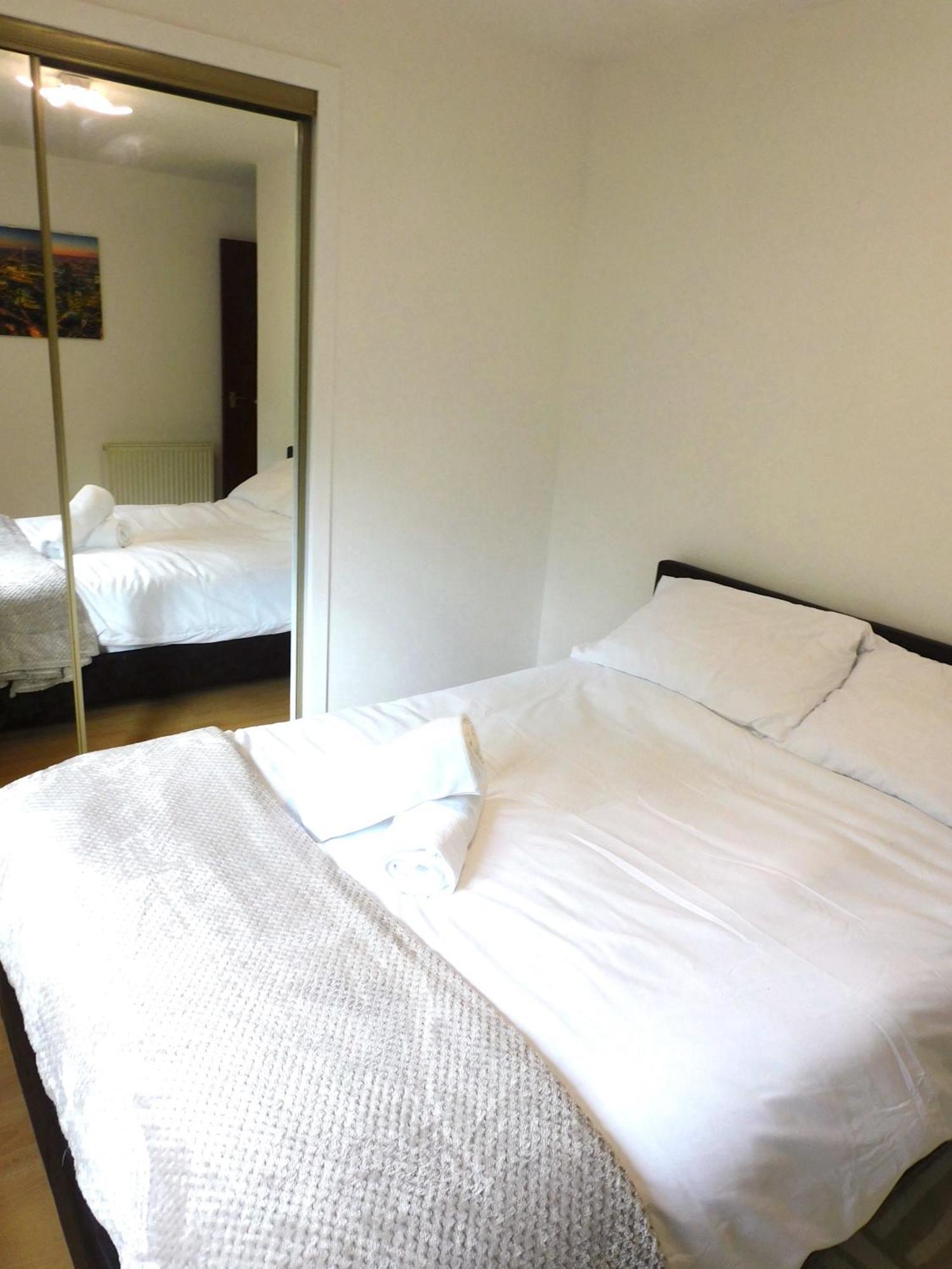 Charming 2 Bed Close To And Sec Hydro Apartment Glasgow