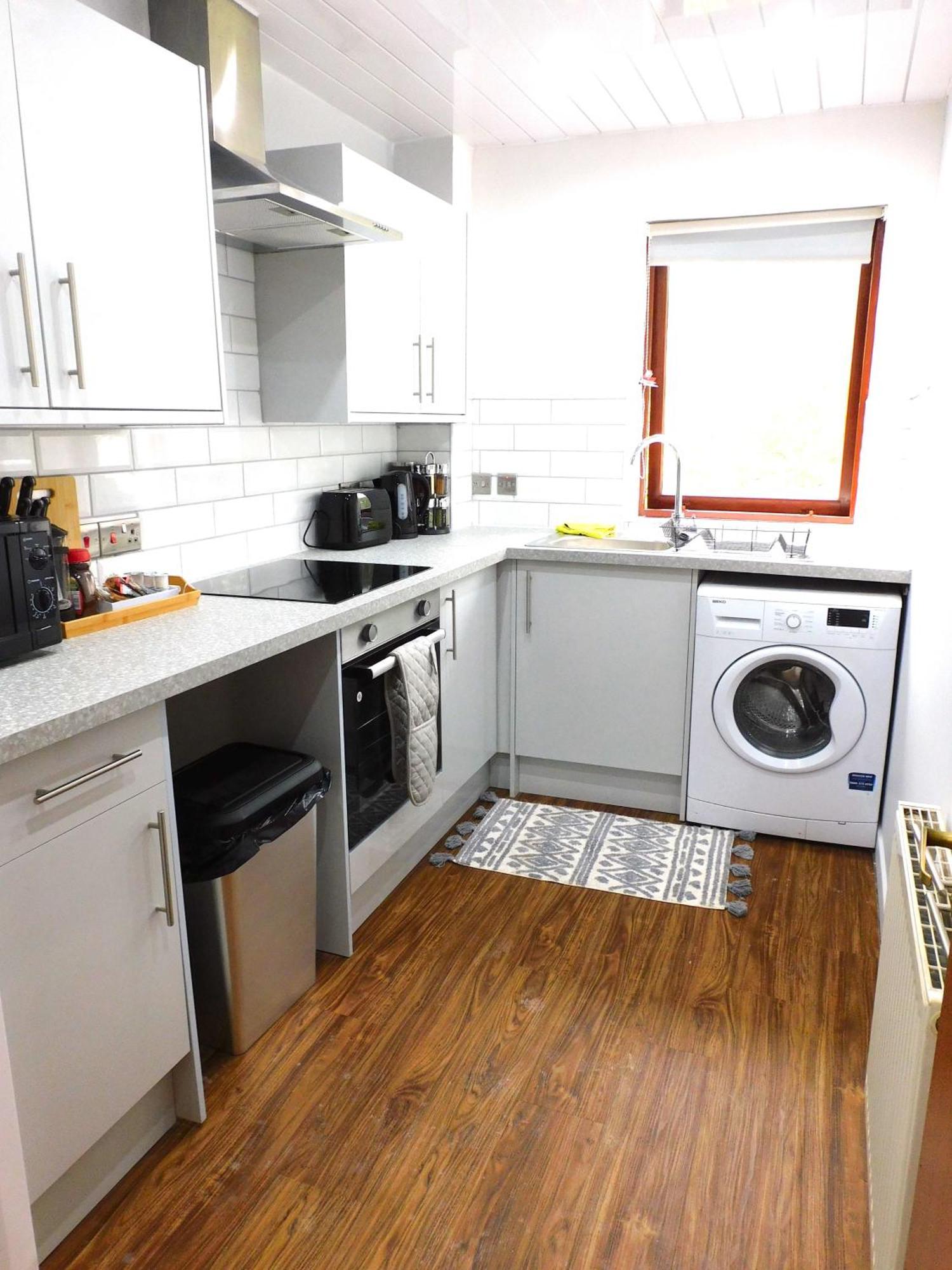 Apartment Charming 2 Bed Close To And Sec Hydro *