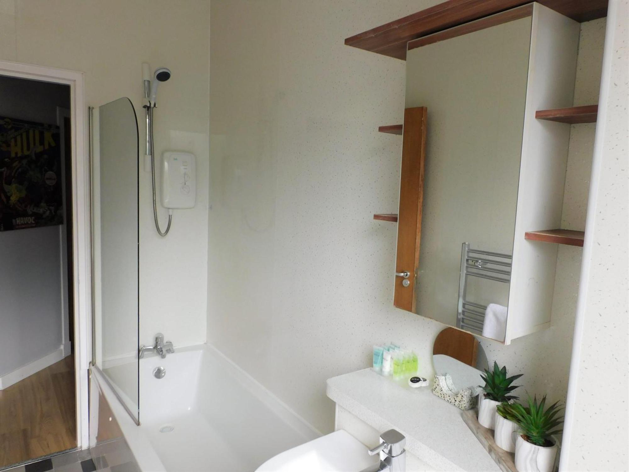 City Centre 2 Bedroom Apt, Close To M8 & Tourist Attractions Apartment Glasgow