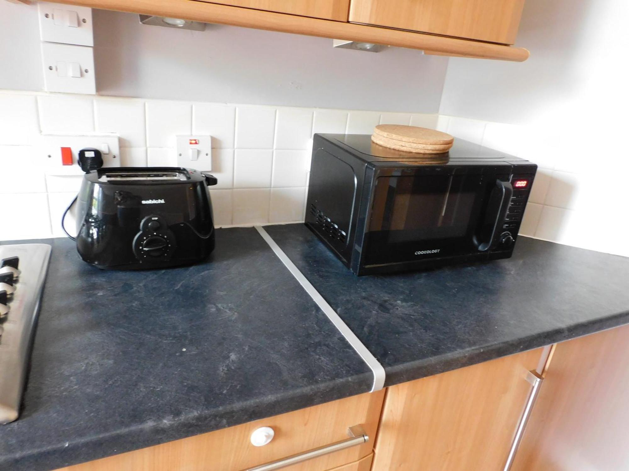 City Centre 2 Bedroom Apt, Close To M8 & Tourist Attractions