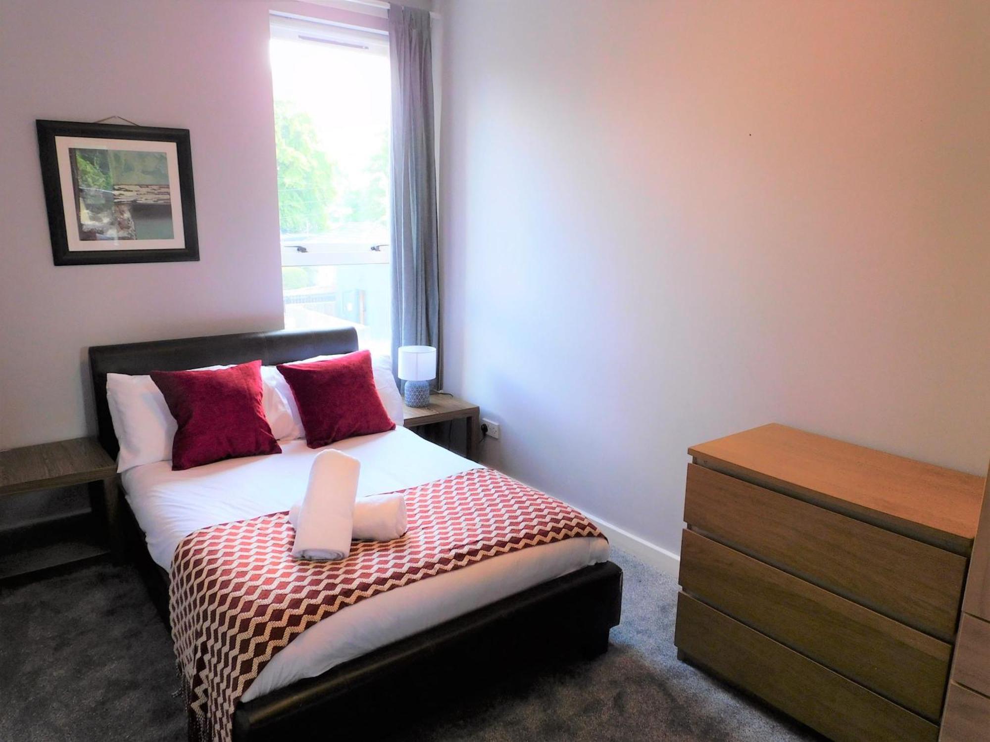 Apartment City Centre 2 Bedroom Apt, Close To M8 & Tourist Attractions