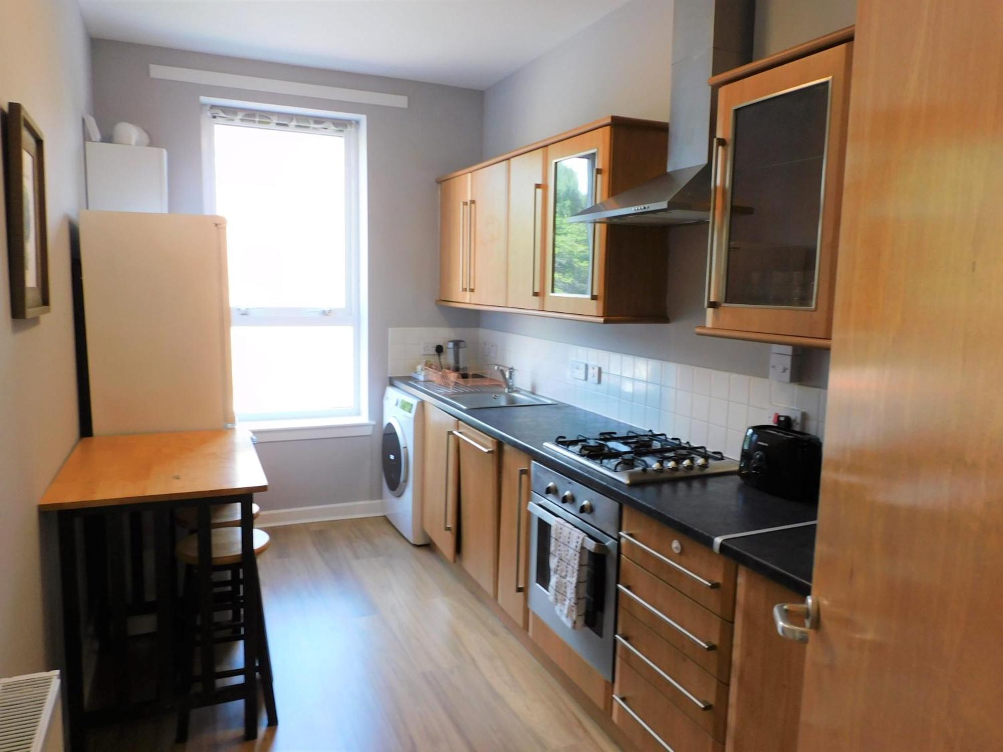 Apartment City Centre 2 Bedroom Apt, Close To M8 & Tourist Attractions *