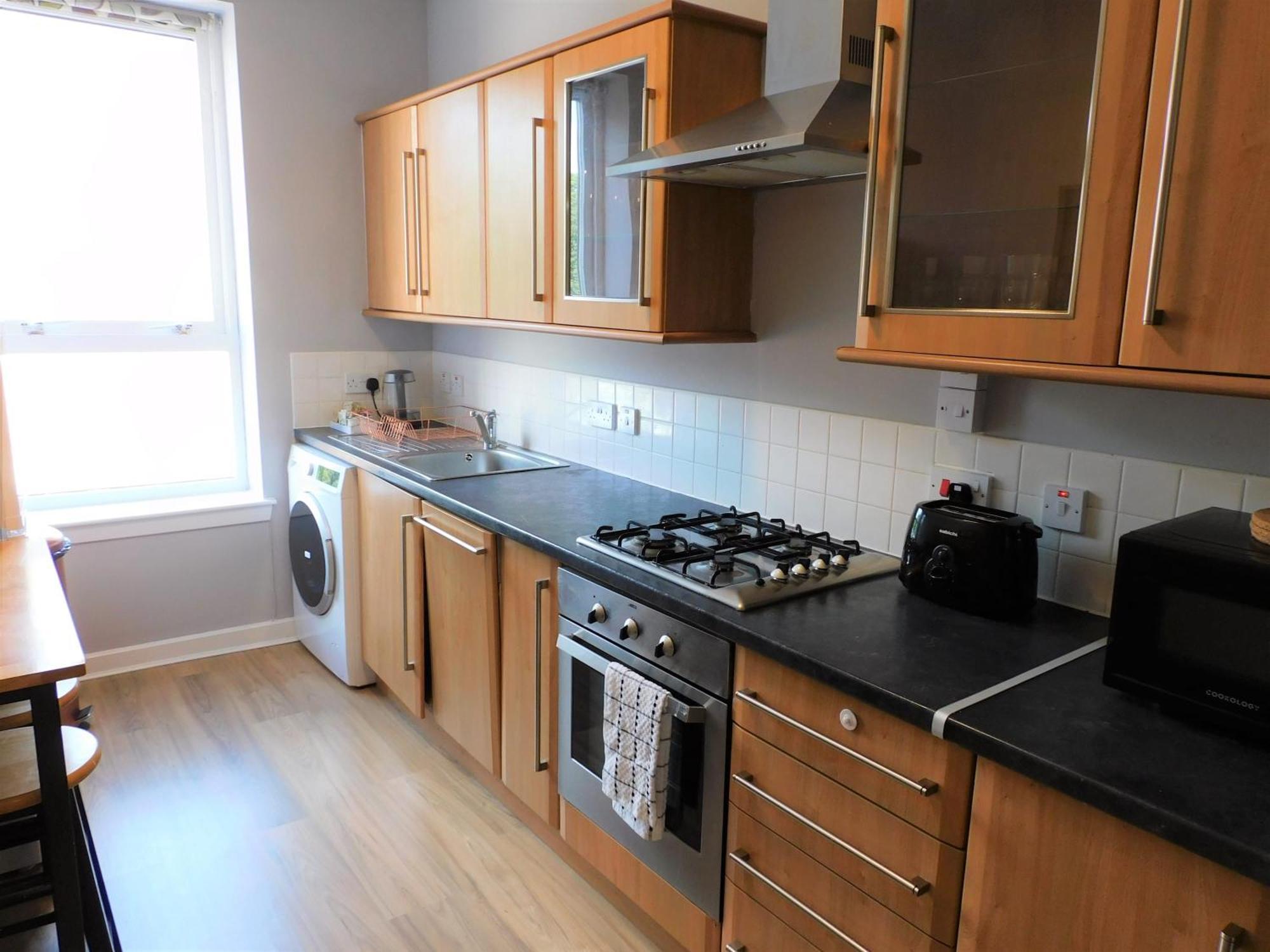 City Centre 2 Bedroom Apt, Close To M8 & Tourist Attractions Glasgow