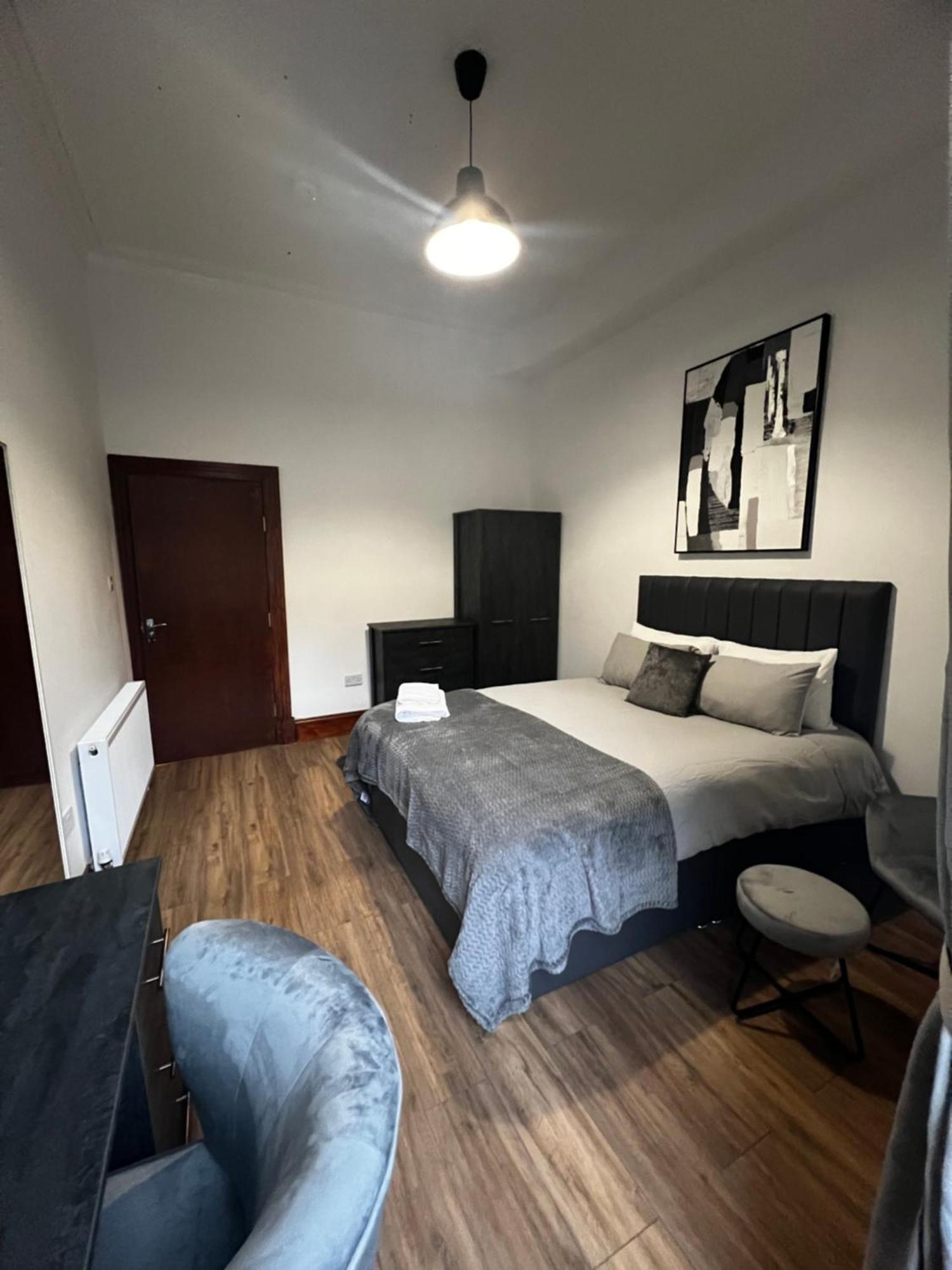 Sauchiehall Street Apartment