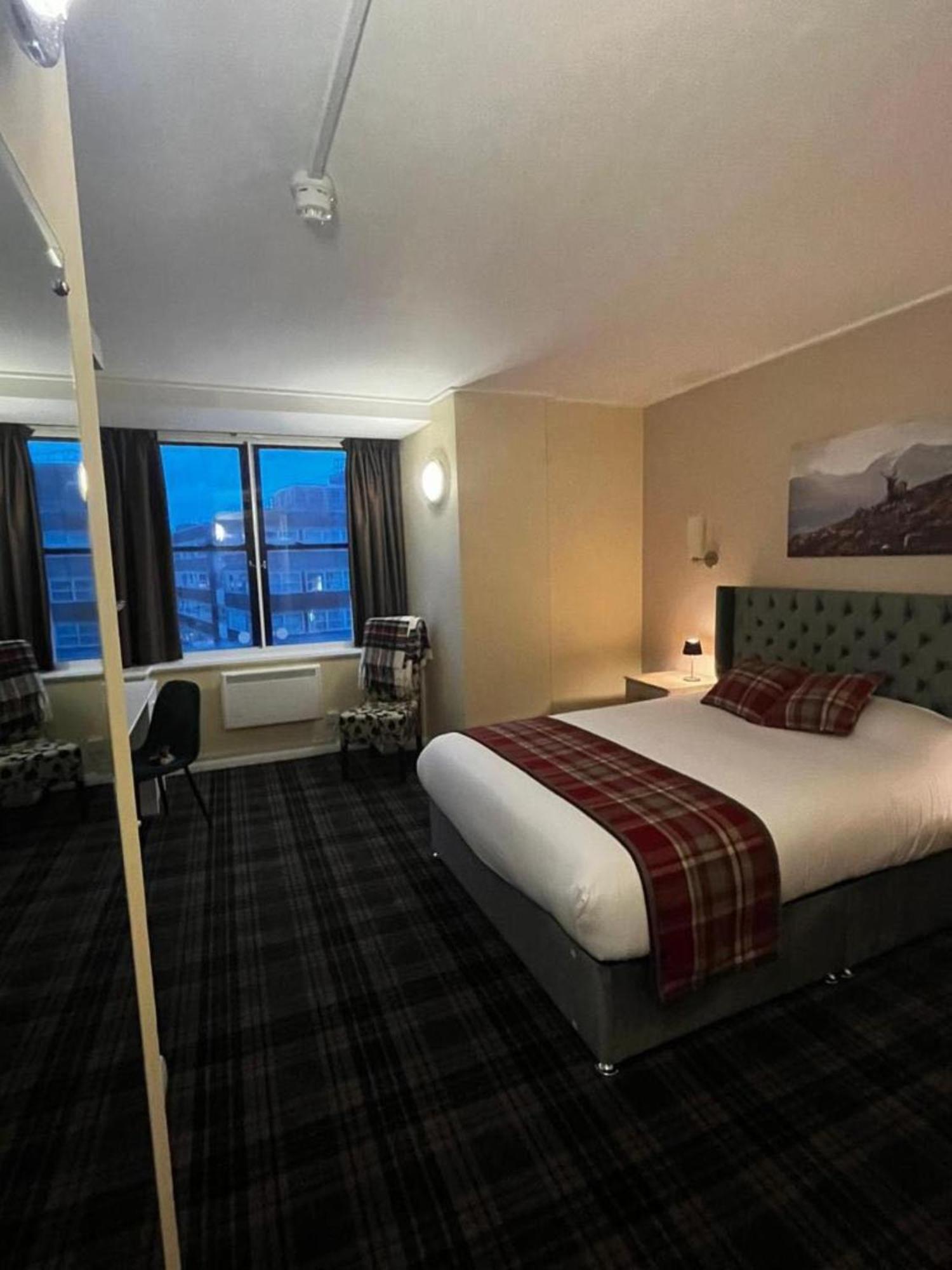 Britannia 3*