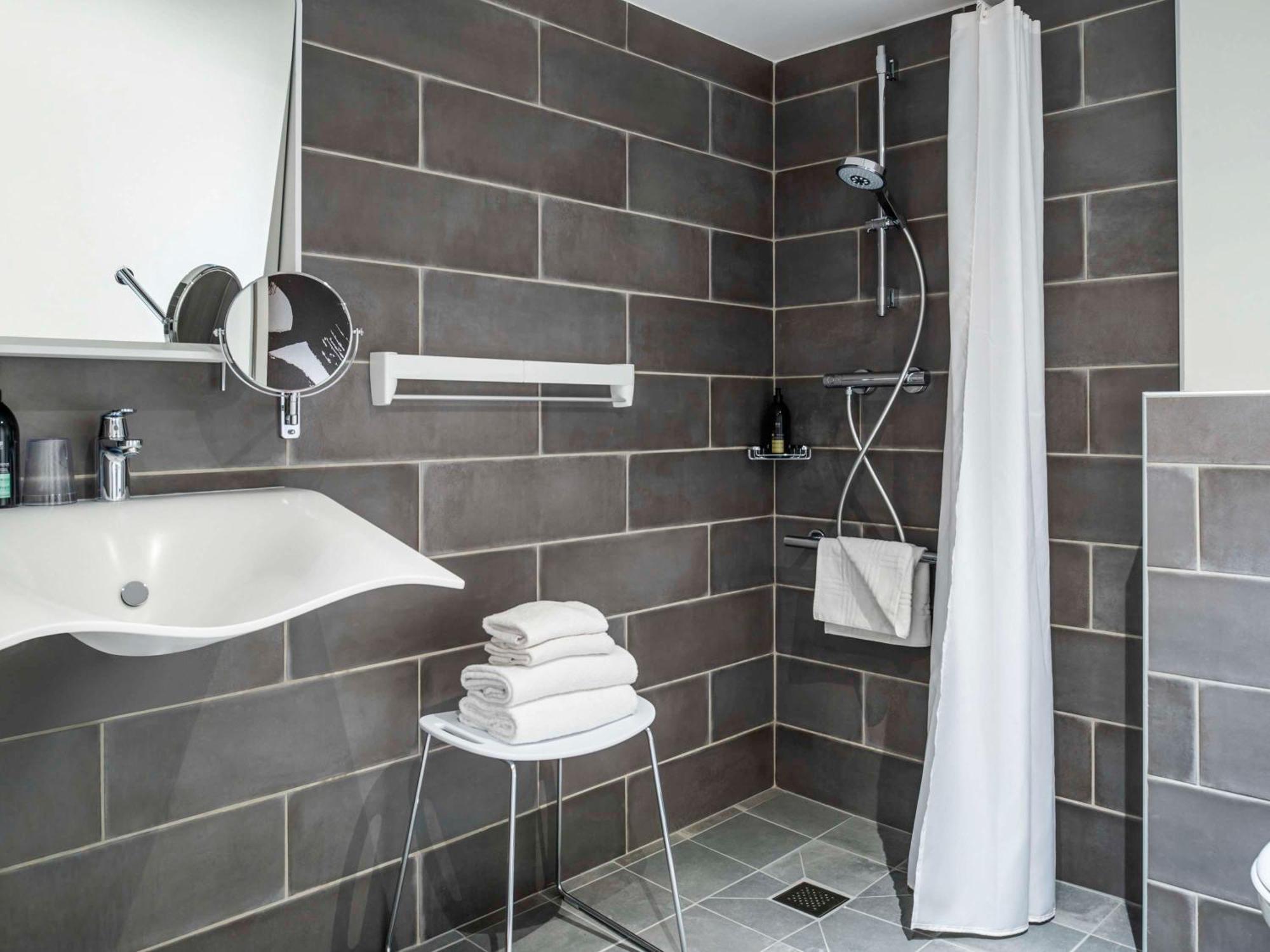 Adagio 4* Glasgow
