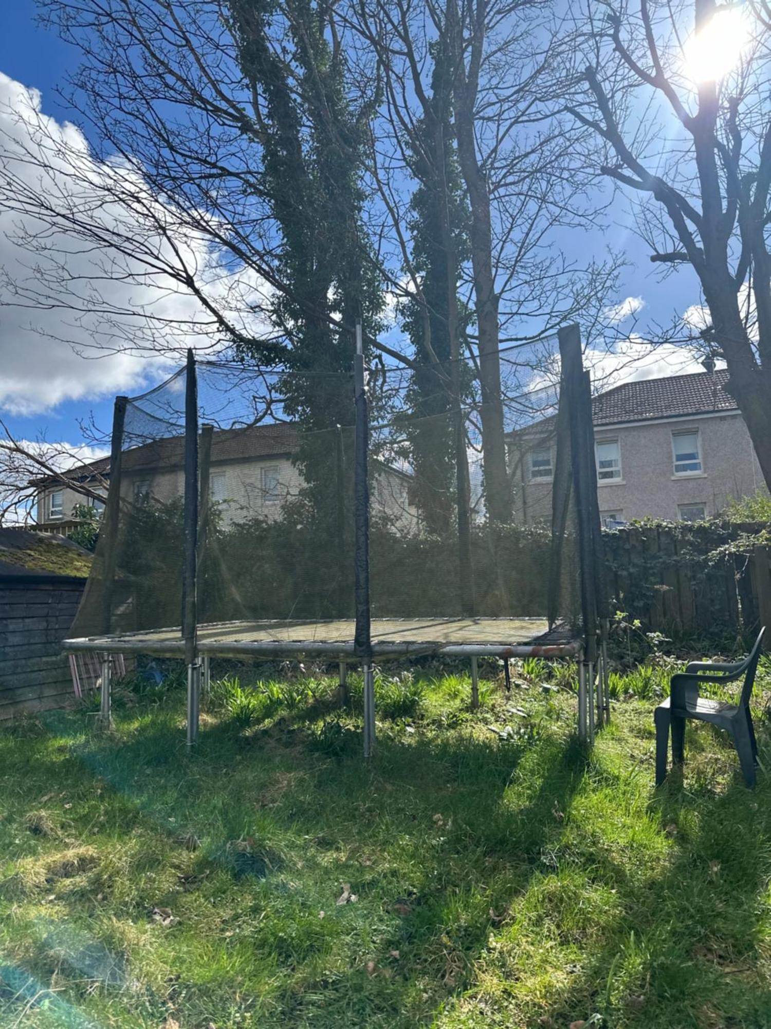 Modern Style , Separate Entrance Apartment Glasgow