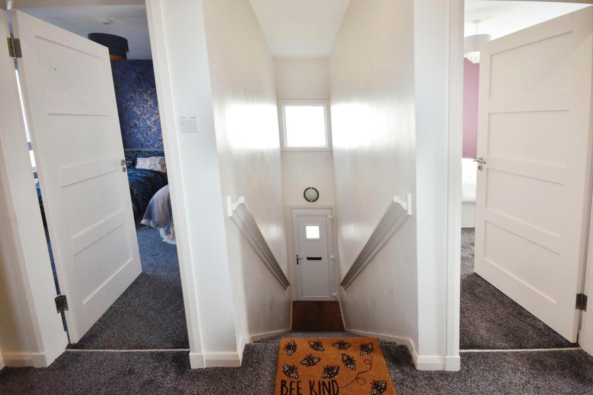 Modern Style , Separate Entrance *