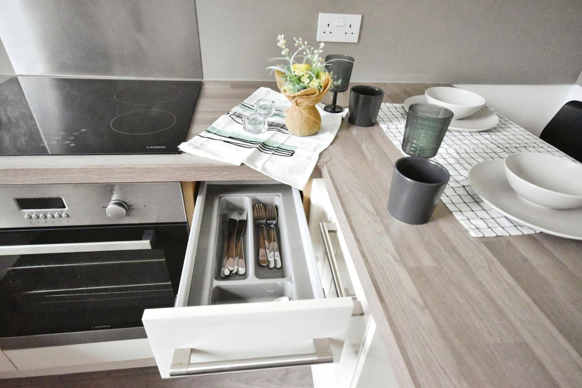 Modern Style , Separate Entrance *