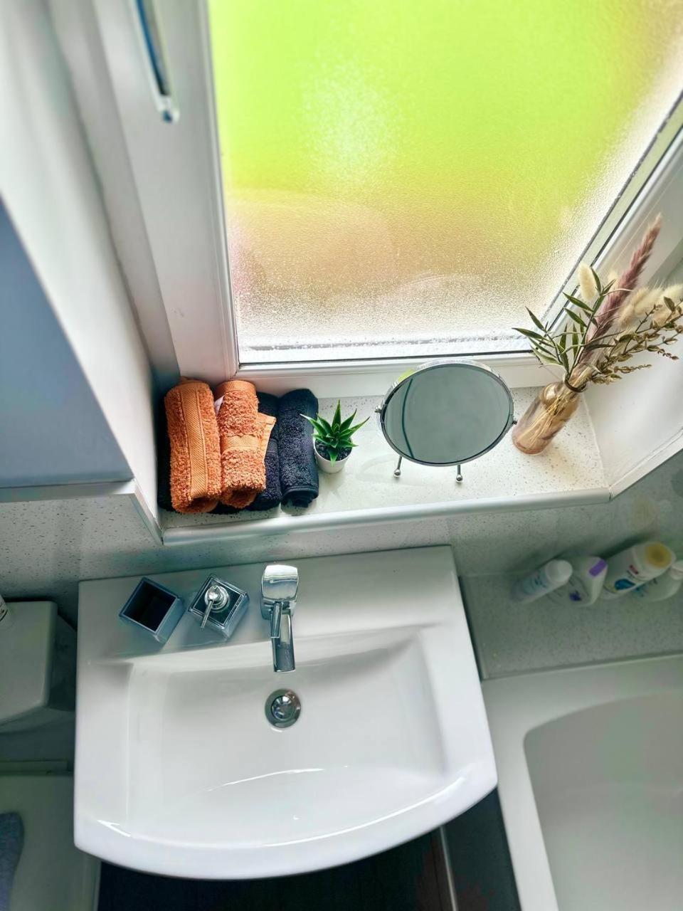 Apartment Modern Style , Separate Entrance *