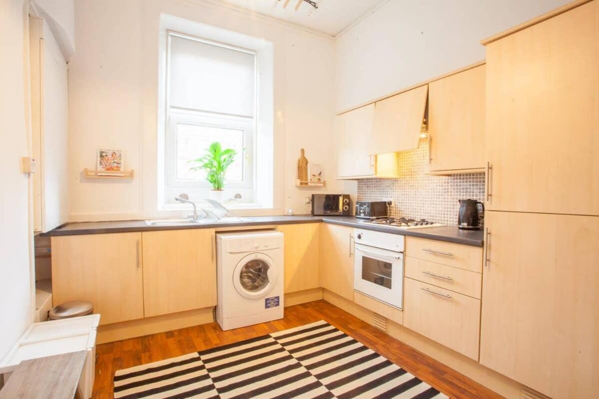 Stunning 2 Bed In Heart Of West End * Glasgow