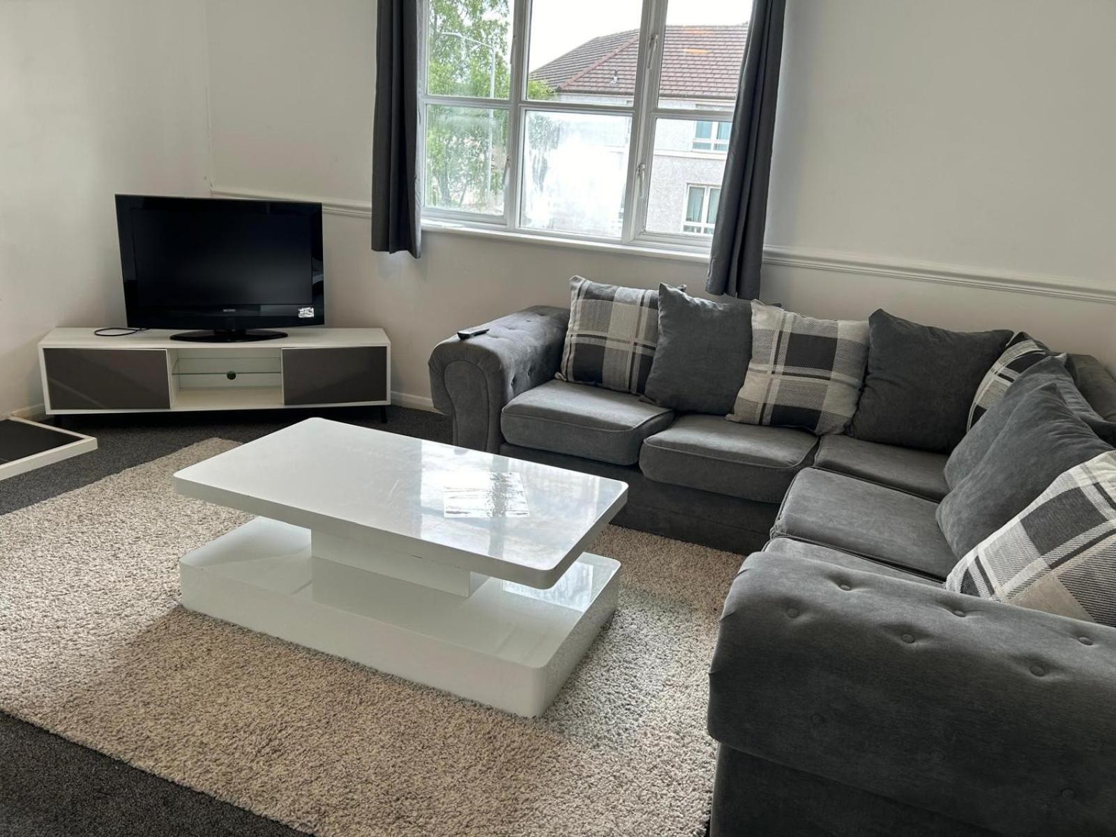 Comfortable 2 Bed For Contractor & Families *