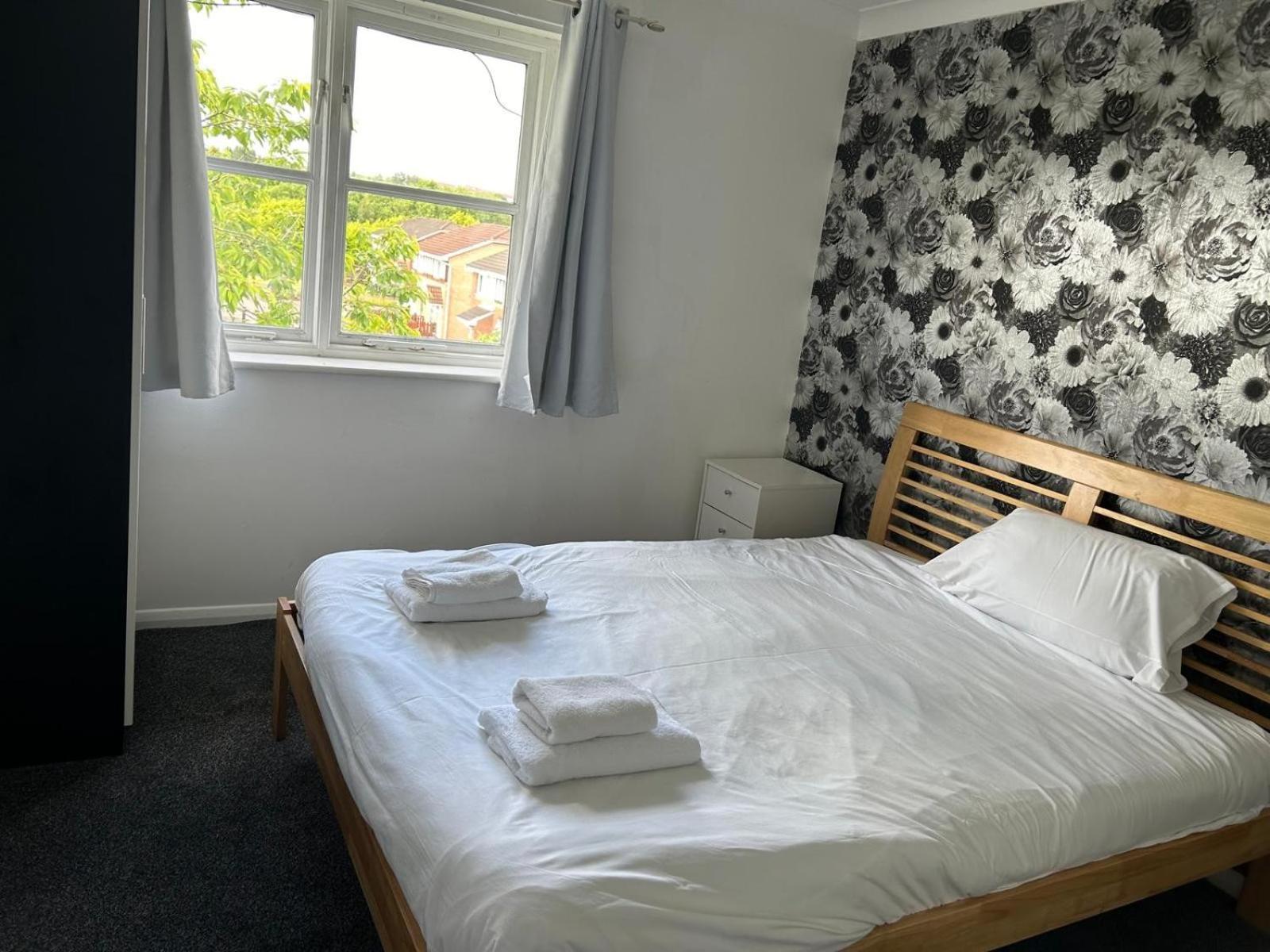 Comfortable 2 Bed For Contractor & Families Glasgow