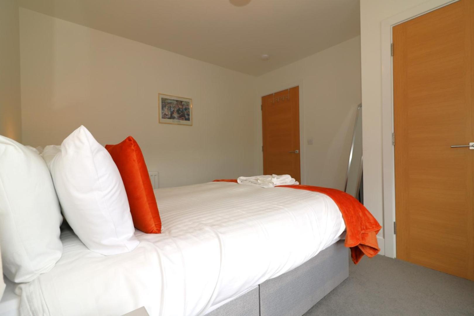 Signature - Oatlands House Apartment