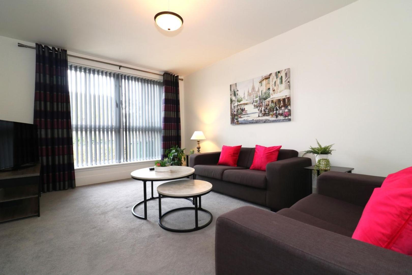 Signature - Oatlands House Apartment Glasgow