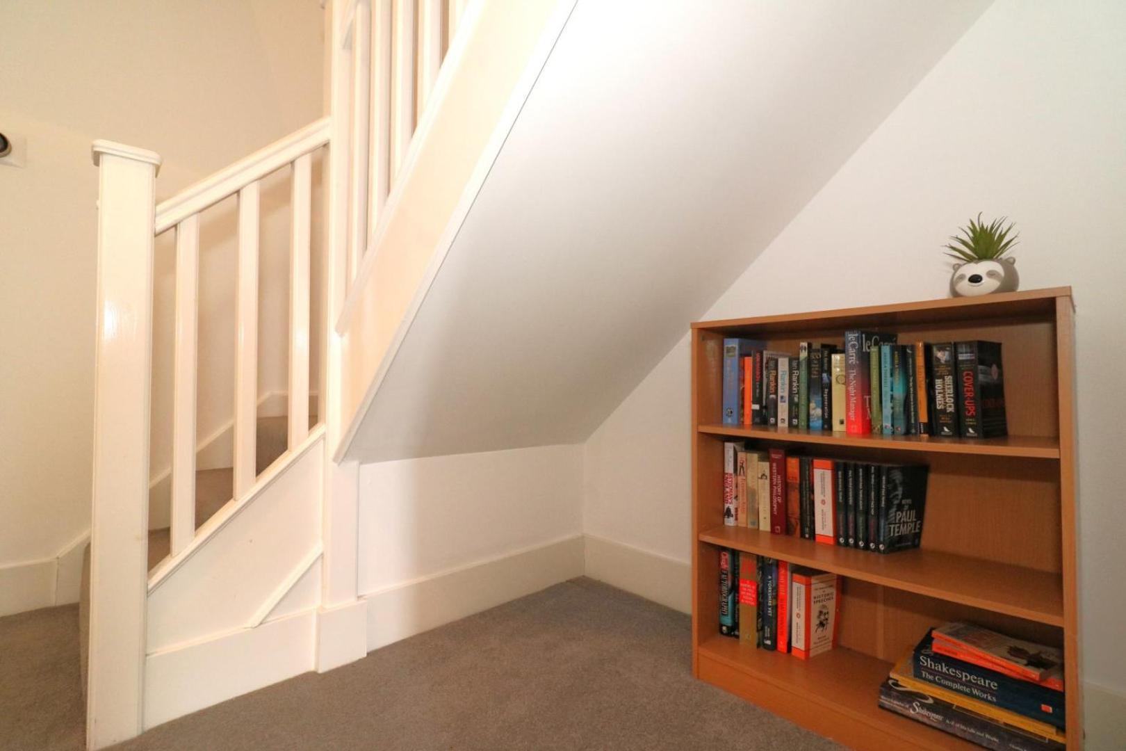 Signature - Oatlands House Apartment Glasgow